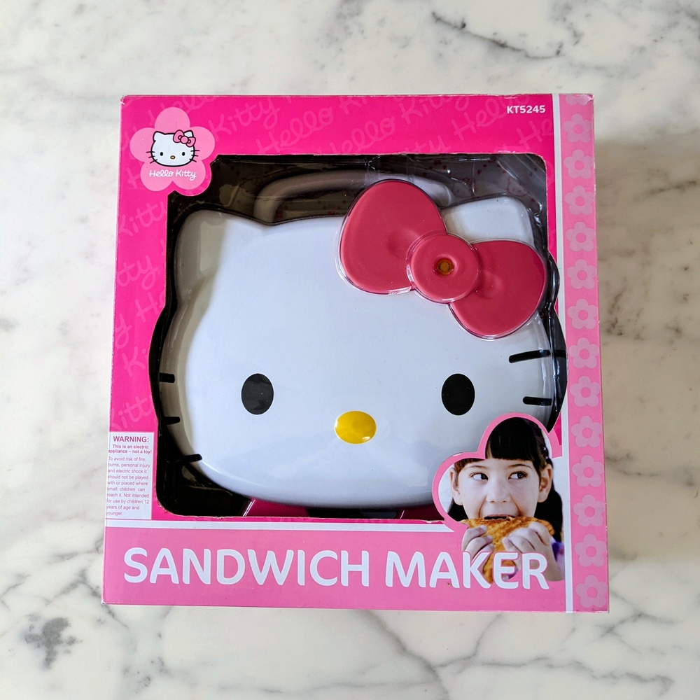 NWT. Sanrio Hello Kitty KT5245 Panini Sandwich Maker With Nonstick Surface.